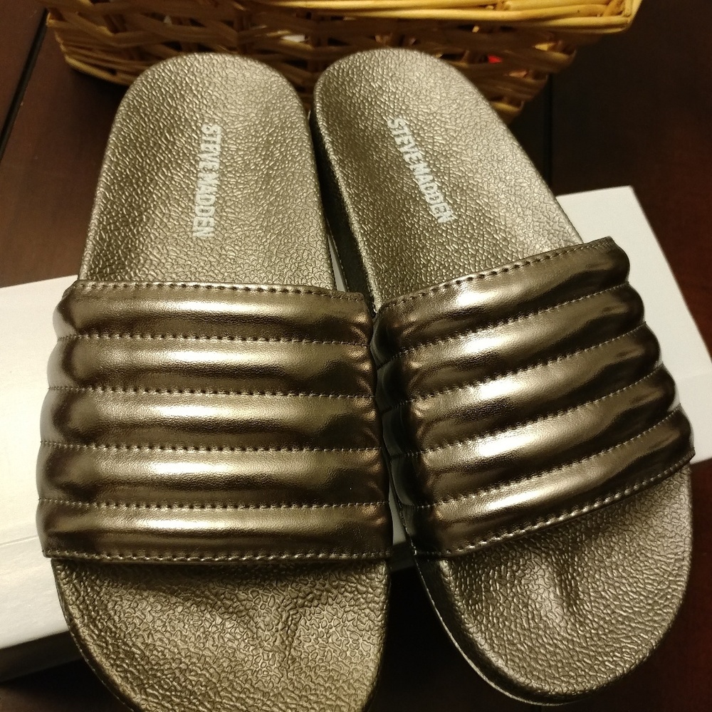 Scandals - Picture 3 of 3